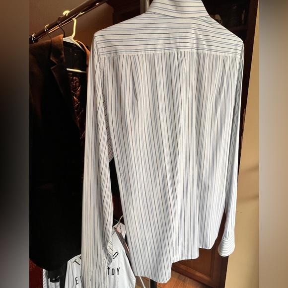 Vintage Abercrombie and Fitch Men’s Large White/ Blue Striped dress shirt - Picture 2 of 6